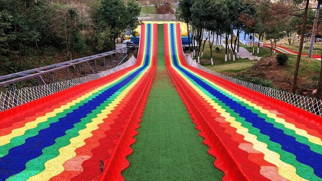 瓜州彩虹滑梯